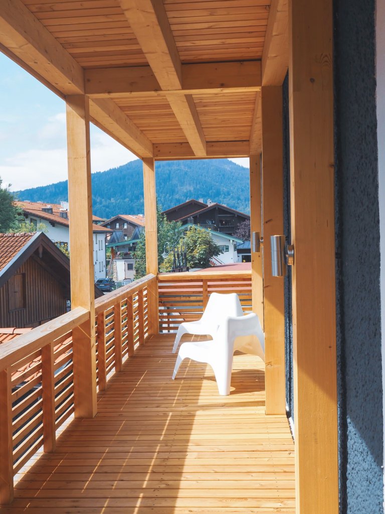 Alpenliebe-Appartement 6 Inzell - Balkon mit Bergblick